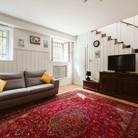 San Marco, Elegant & Spacious Venetian Apartment! *