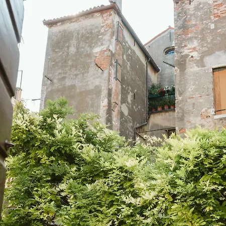 San Marco, Elegant & Spacious Venetian Apartment! * Wenecja